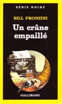 Un crâne empaillé