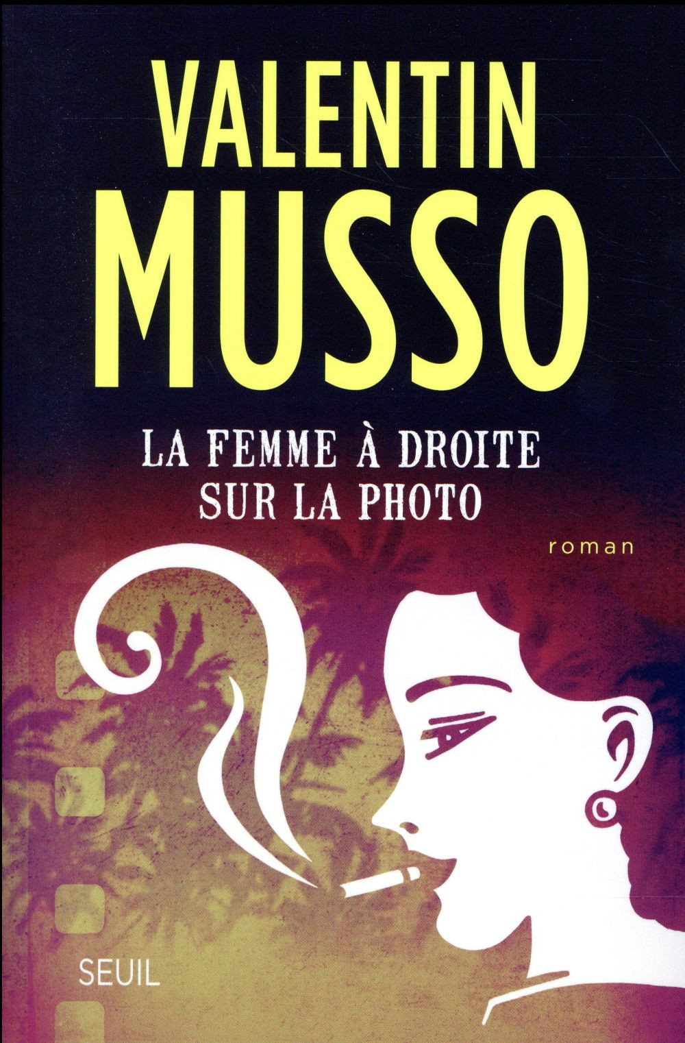 La femme à droite sur la photo