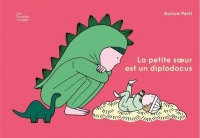 La petite sœur est un diplodocus