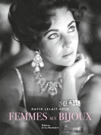 Femmes aux bijoux