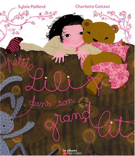 Petite Lili dans son grand lit