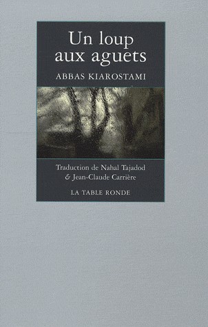 Un loup aux aguets