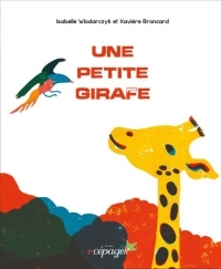 Une petite girafe