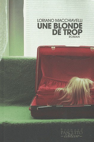 Une blonde de trop