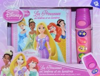 Princesses Disney : Un livre et une lampe de poche musicale