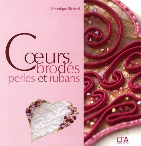 Coeurs Brodés Perles et Rubans