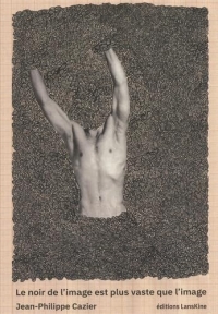 Le noir de l'image est plus vaste que l'image