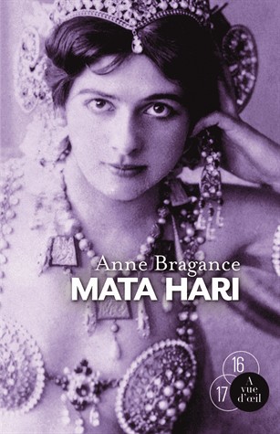 Mata Hari : La poudre aux yeux