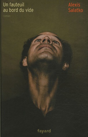 Un fauteuil au bord du vide