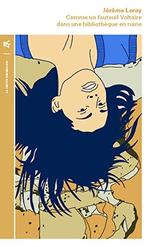 Comme un fauteuil Voltaire dans une bibliothèque en ruine