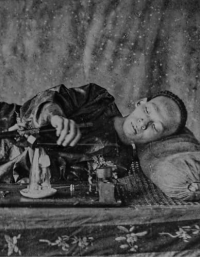 Noire idole: Opium, dieu cruel…