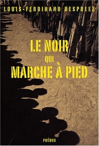 Le noir qui marche à pied