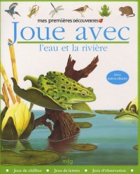 Joue avec l'eau et la rivière