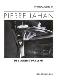 Des mains parlent (livre non massicoté)